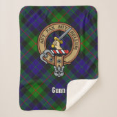 Clan Gunn Crest over Tartan Sherpa Deken (Voorkant)