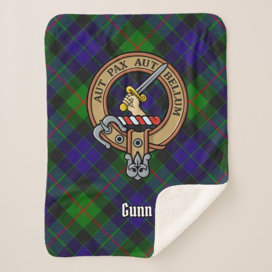 Clan Gunn Crest over Tartan Sherpa Deken (Voorkant)