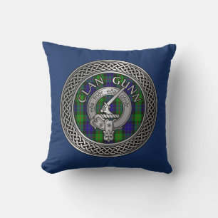 Clan Gunn Crest & Tartan Knot Sierkussen