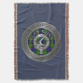 Clan Gunn Crest & Tartan Knot Throw Blanket Deken (Voorkant Verticaal)
