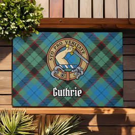 Clan Guthrie Crest over Tartan Deurmat