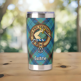 Clan Guthrie Crest over Tartan Geïsoleerde Drinkbeker
