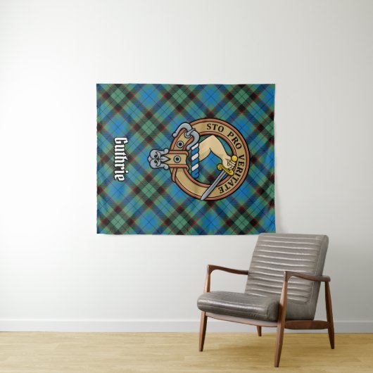 Clan Guthrie Crest over Tartan Wandkleed (In Situ (horizontaal))