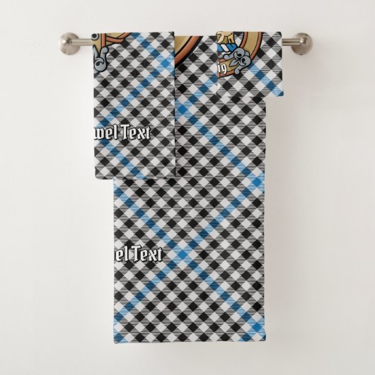 Clan Haig Crest over Check Tartan Bad Handdoek (Insitu)