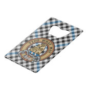 Clan Haig Crest over Check Tartan Creditkaart Flessenopener (Voorkant Gekanteld)
