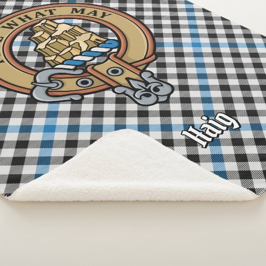 Clan Haig Crest over Check Tartan Sherpa Deken (3/4)