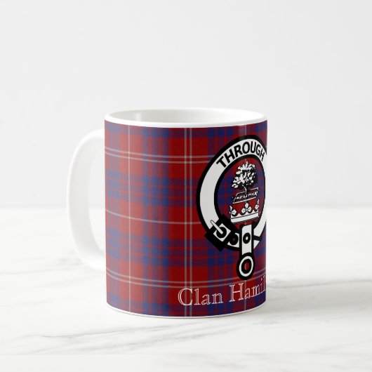 Clan Hamilton Crest en Tartan Coffee Mok (Voorkant links)