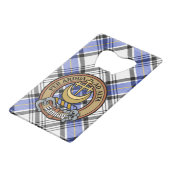 Clan Hannay Crest over Tartan Creditkaart Flessenopener (Voorkant Gekanteld)