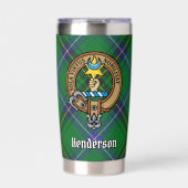 Clan Henderson Crest over Tartan Geïsoleerde Drinkbeker (Voorkant)