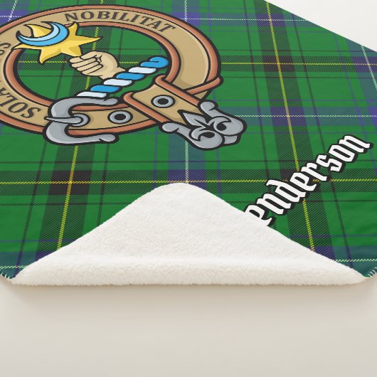 Clan Henderson Crest over Tartan Sherpa Deken (3/4)