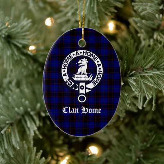 Clan Home Crest Badge en Tartan Keramisch Ornament (Boom)