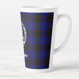 Clan Home Crest Badge en Tartan Latte Mok