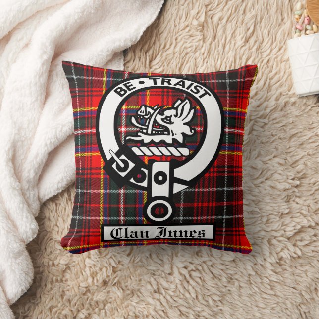 Clan Innes Crest Badge en Tartan Kussen (Deken)