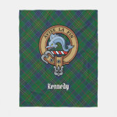 Clan Kennedy Crest over Tartan Fleece Deken (Voorkant)