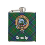 Clan Kennedy Crest over Tartan Heupfles (Voorkant)