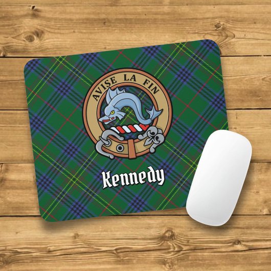 Clan Kennedy Crest over Tartan Muismat