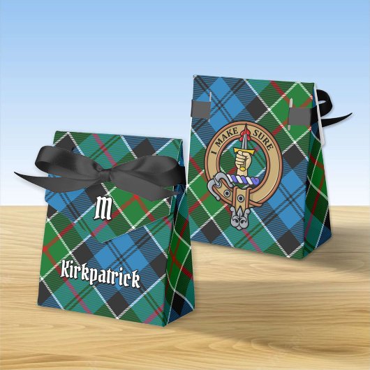 Clan Kirkpatrick Crest over Tartan Bedankdoosjes