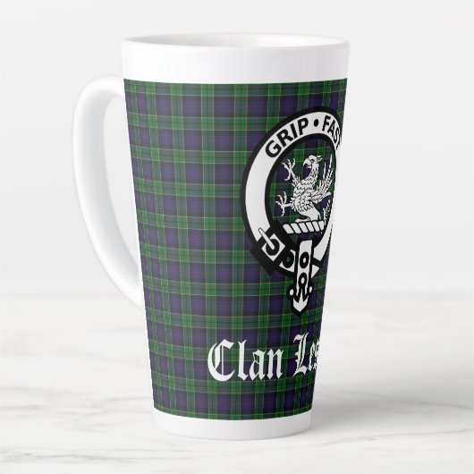 Clan Leslie Crest Badge en Tartan Latte Mok (Linkerhoek)