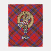 Clan Leslie Crest over Red Tartan Fleece Deken (Voorkant)