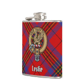 Clan Leslie Crest over Red Tartan Heupfles (Links)