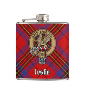 Clan Leslie Crest over Red Tartan Heupfles (Voorkant)