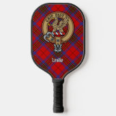 Clan Leslie Wapen over Rode Tartan Pickleball Paddle (Voorkant)