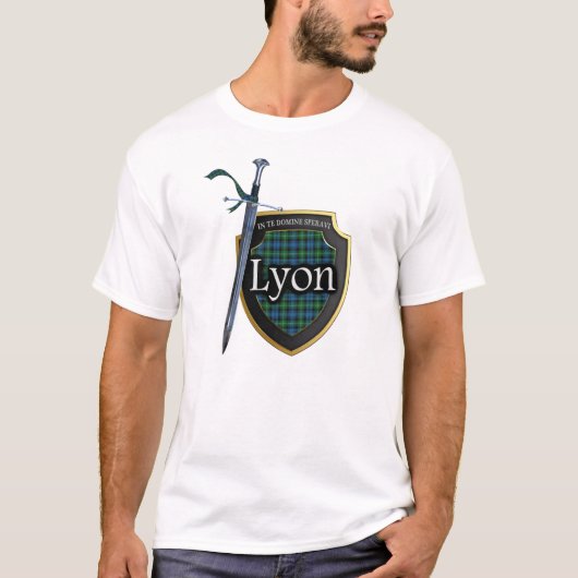 Clan Lyon Tartan Scottish Shield & Sword T-shirt (Voorkant)