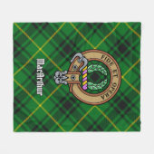 Clan MacArthur Crest over Tartan Fleece Deken (Voorkant (Horizontaal))