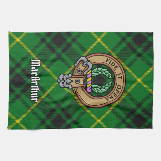 Clan MacArthur Crest over Tartan Theedoek (Horizontaal)