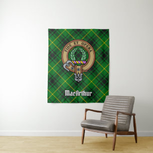 Clan MacArthur Crest over Tartan Wandkleed