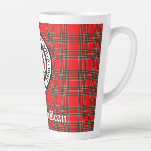 Clan MacBean Crest Badge & Tartan Latte Mok (Rechts)