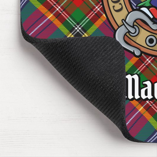 Clan MacBeth Crest over Tartan Muismat (Hoek)