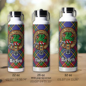 Clan MacBeth wapenschild over tartan Geïsoleerde Drinkbeker