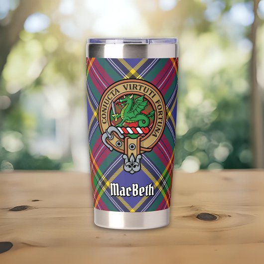 Clan MacBeth wapenschild over tartan Geïsoleerde Drinkbeker