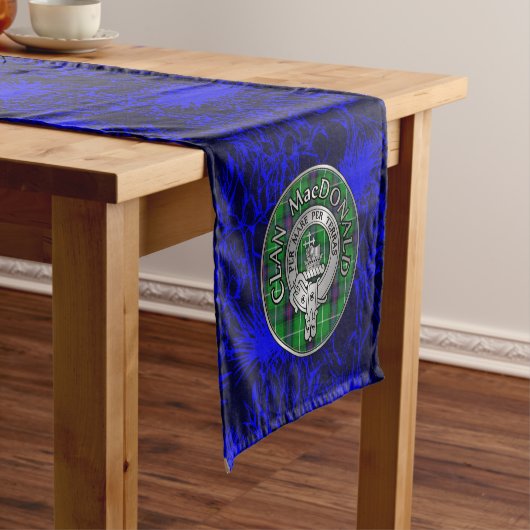 Clan MacDonald Crest & Tartan Korte Tafelloper (Voorbeeld)