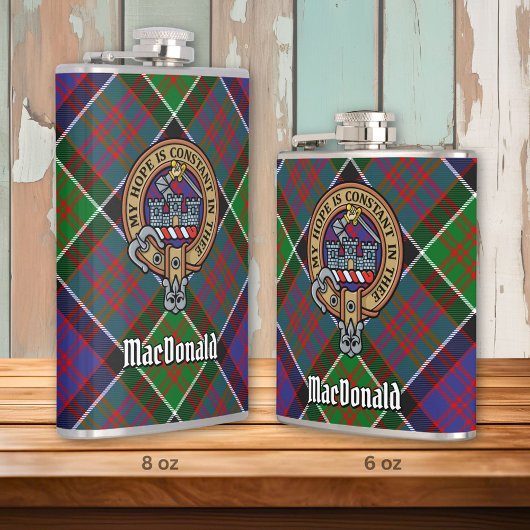 Clan MacDonald van Clanranald Crest over Tartan Heupfles