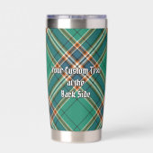Clan MacFarlane Crest over de oude jacht Tartan Geïsoleerde Drinkbeker (Achterkant)