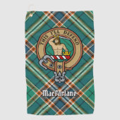 Clan MacFarlane Crest over de oude jacht Tartan Golfhanddoek (Voorkant)