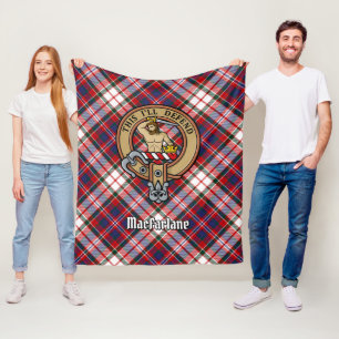 Clan MacFarlane Crest over Jurk Tartan Fleece Deken
