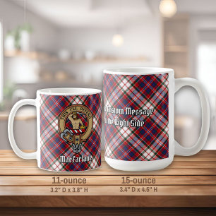 Clan MacFarlane Crest over Jurk Tartan Koffiemok