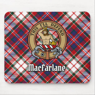 Clan MacFarlane Crest over Jurk Tartan Muismat