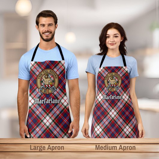 Clan MacFarlane Crest over Jurk Tartan Schort