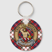 Clan MacFarlane Crest over Jurk Tartan Sleutelhanger (Voorkant)