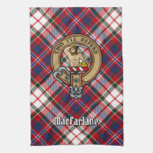 Clan MacFarlane Crest over Jurk Tartan Theedoek (Verticaal)