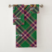 Clan MacFarlane Crest over moderne jacht Tartan Bad Handdoek (Insitu)