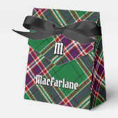Clan MacFarlane Crest over moderne jacht Tartan Bedankdoosjes (Voorkant Zijde)