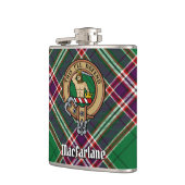 Clan MacFarlane Crest over moderne jacht Tartan Heupfles (Links)