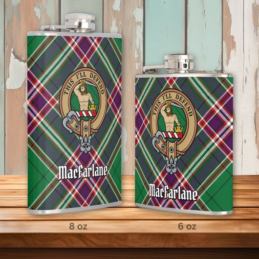 Clan MacFarlane Crest over moderne jacht Tartan Heupfles