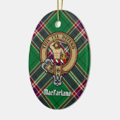 Clan MacFarlane Crest over moderne jacht Tartan Keramisch Ornament (Links)