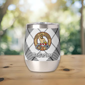 Clan MacFarlane Crest over zwart-wit tartaan